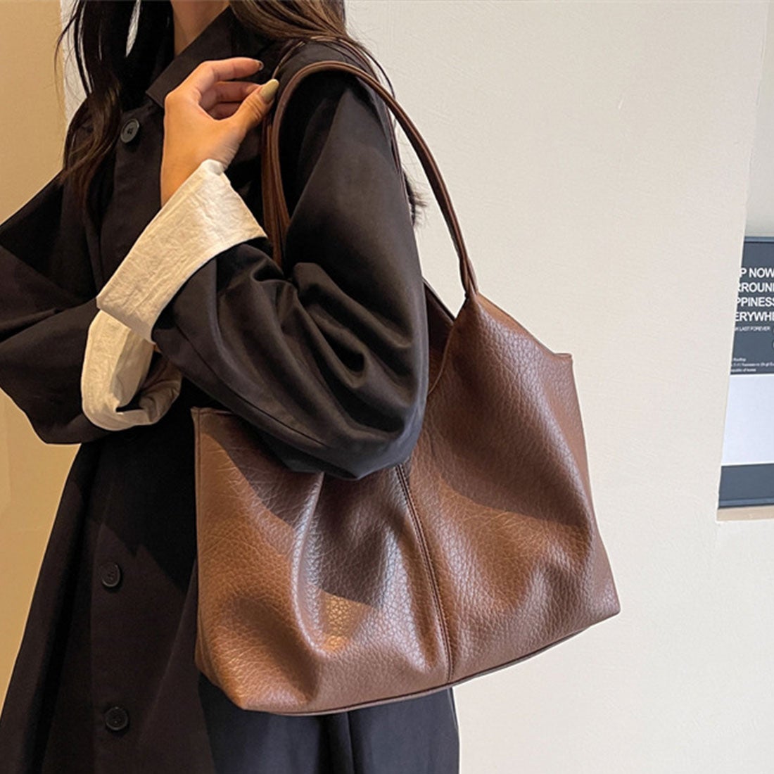 メゾンドラティール maison de LATIR 柔らかいフェイクレザーのトート