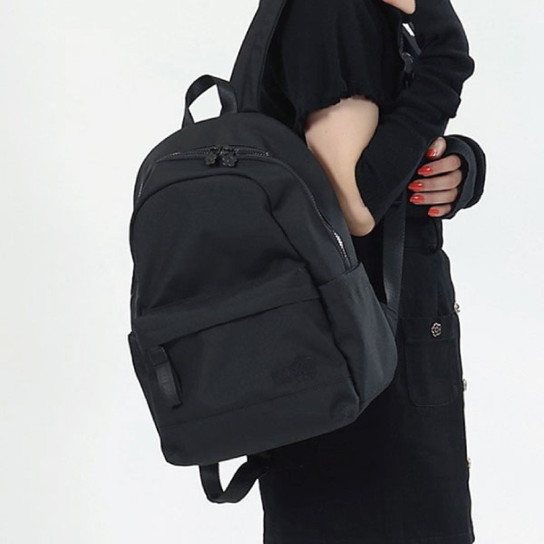 マリークワント MARY QUANT オールブラックシンプルロゴ リュック