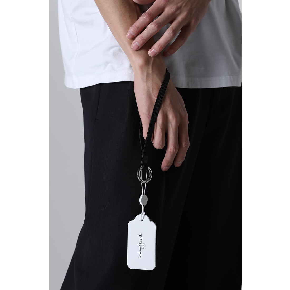 メゾン マルジェラ MAISON MARGIELA TAG KEY RING WITH SHORT LACE