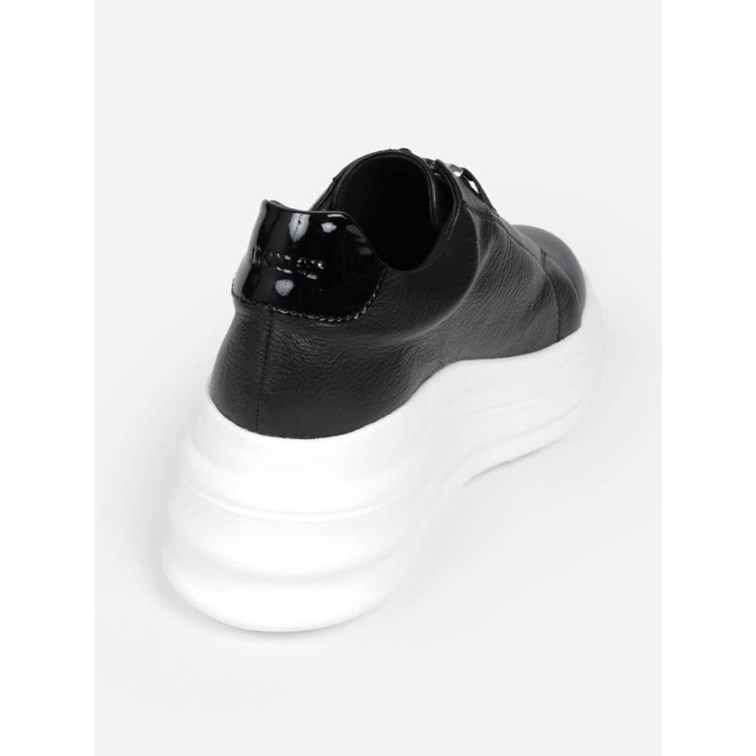 ヌエール nouer 厚底レザースリッポンスニーカー （ホワイト