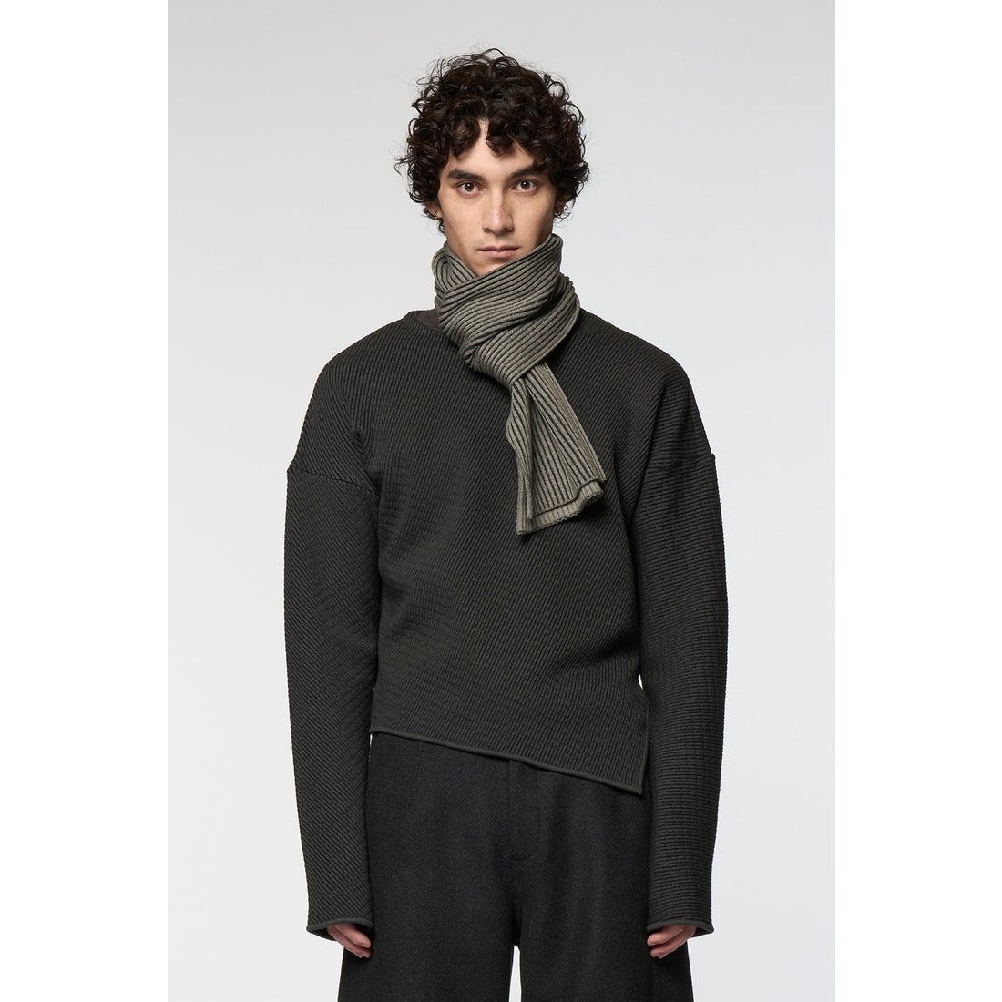 Omar Afridi ARTICULATED KNITTED SCARF （L GREY × DK GREY） -FASCINATE