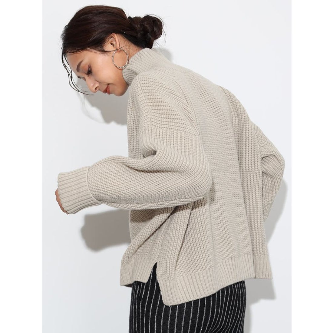 スコットクラブ SCOTCLUB フロントロゴハイネックニット （グレージュ