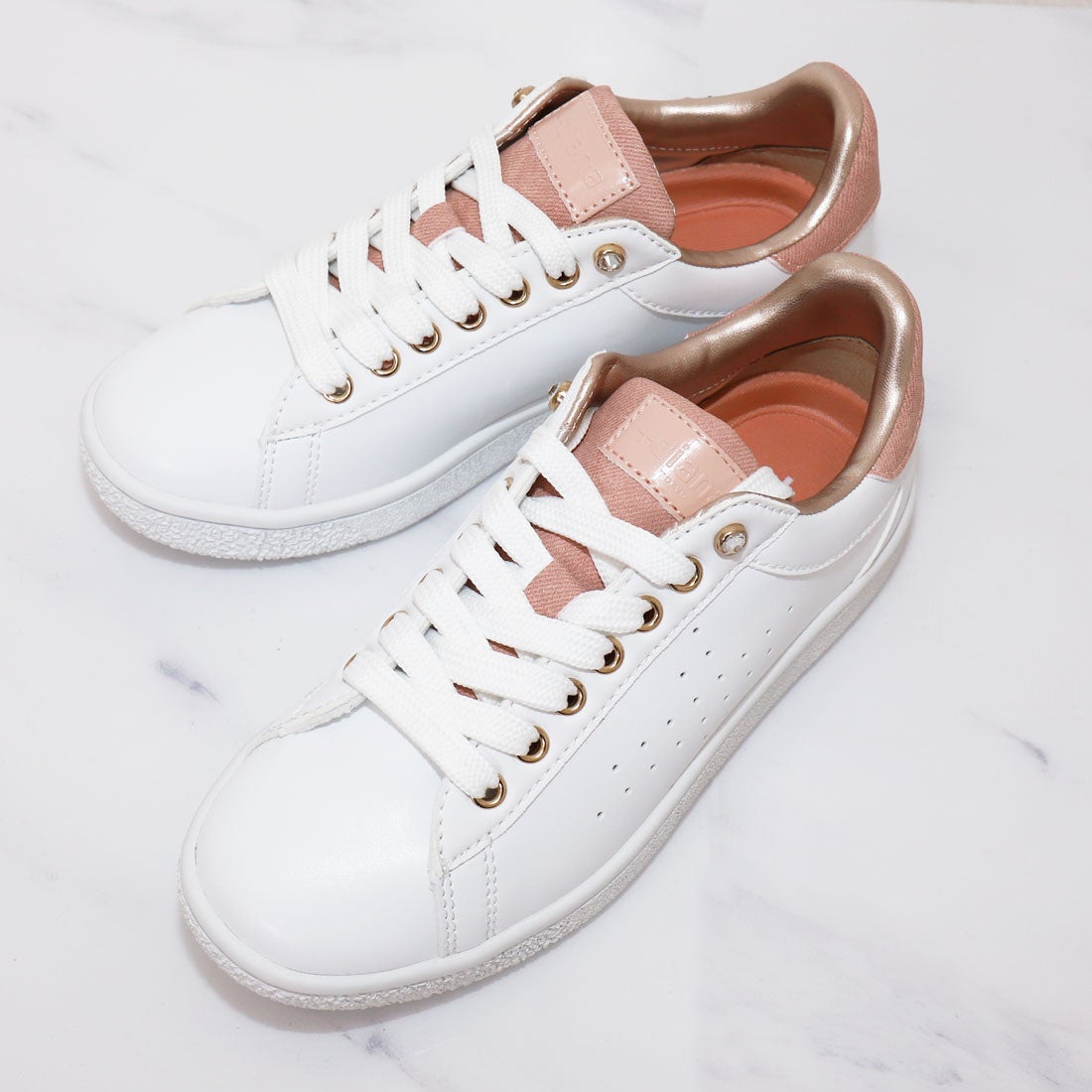 プラスダイアナ ＋diana ビジュー付きパンチングスニーカー （白人工