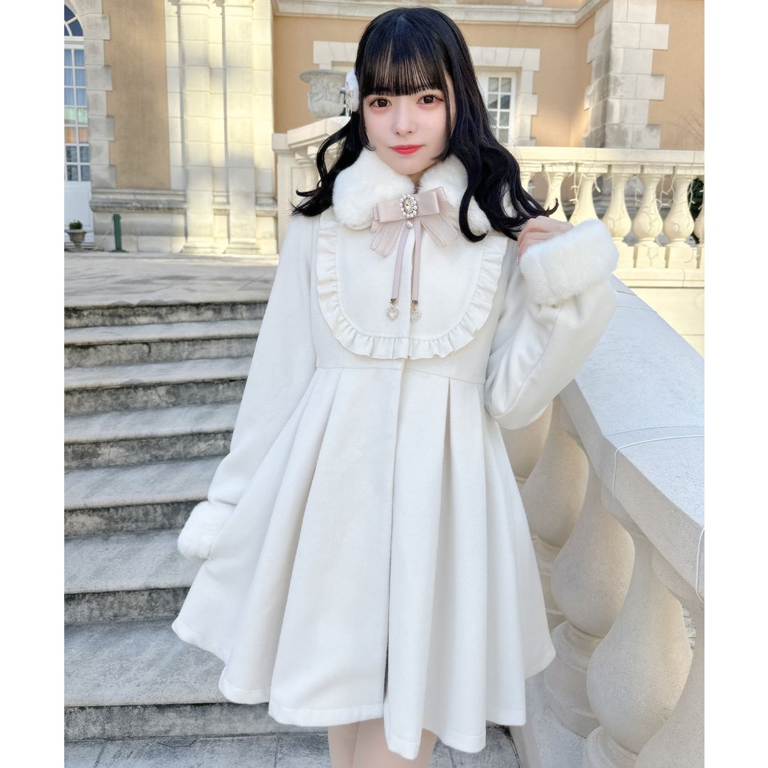 ロジータ ROJITA ブローチ付ドーリーコート （ホワイト