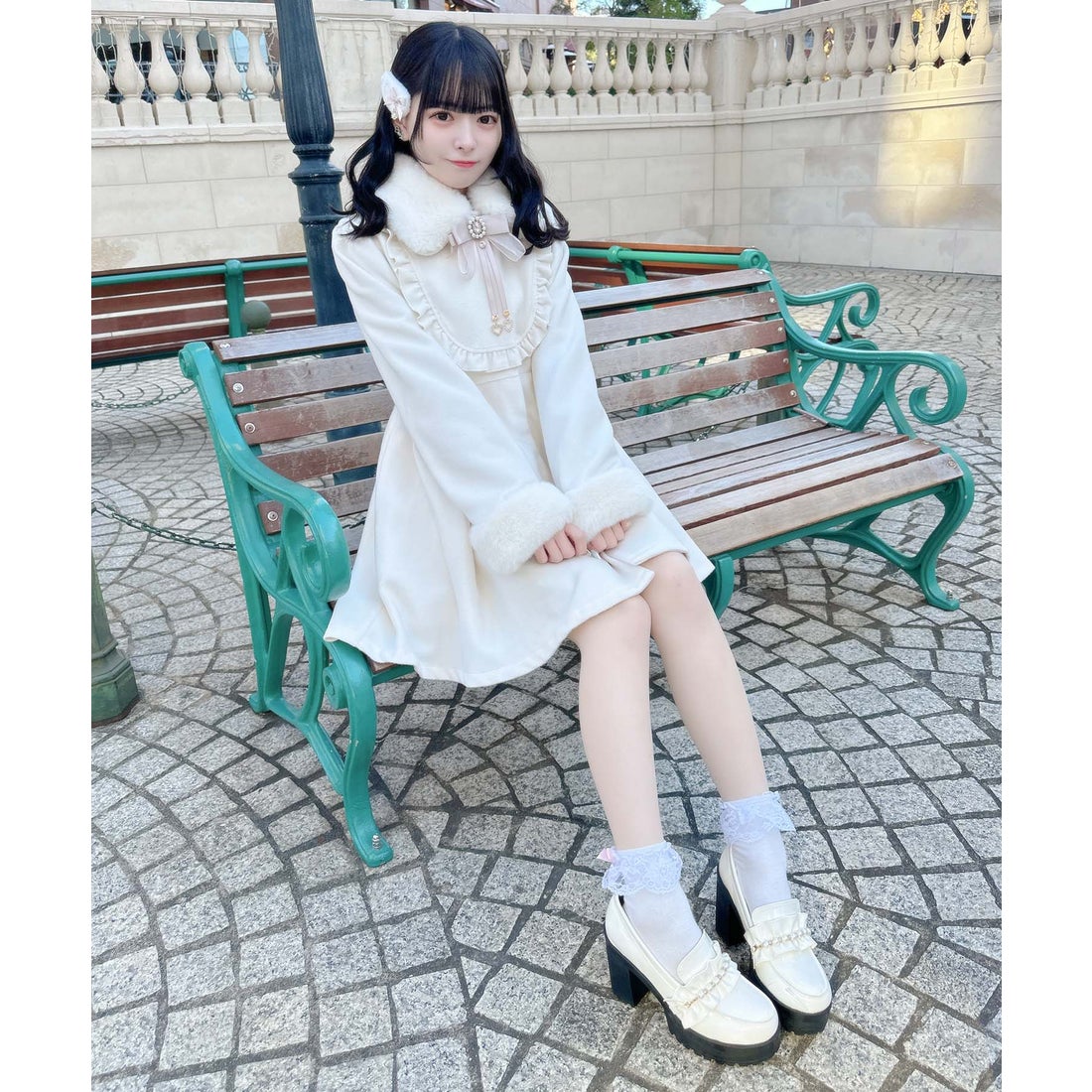 ロジータ ROJITA ブローチ付ドーリーコート （ホワイト