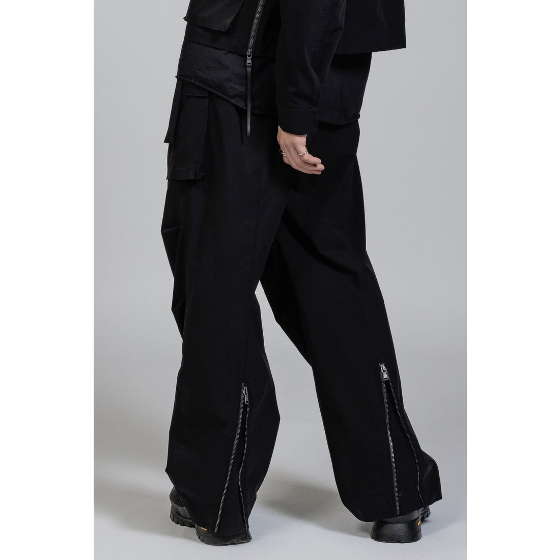 The Viridi-anne Water Repellent Stretch Cargo Pants （A-Black