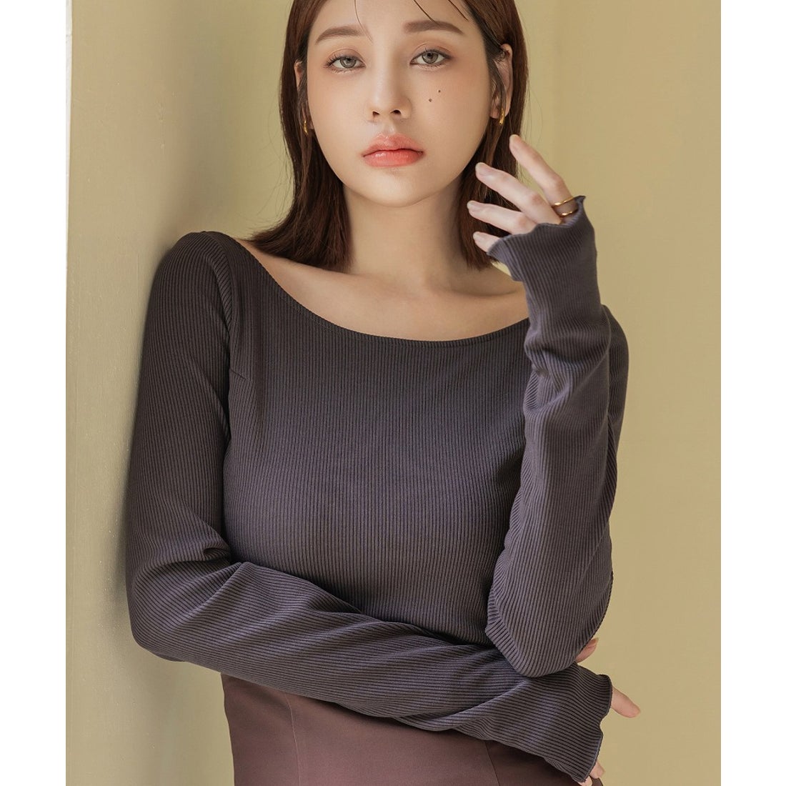 ツーハッチ tu-hacci リブ長袖ブラトップ （チャコールグレー/メロー