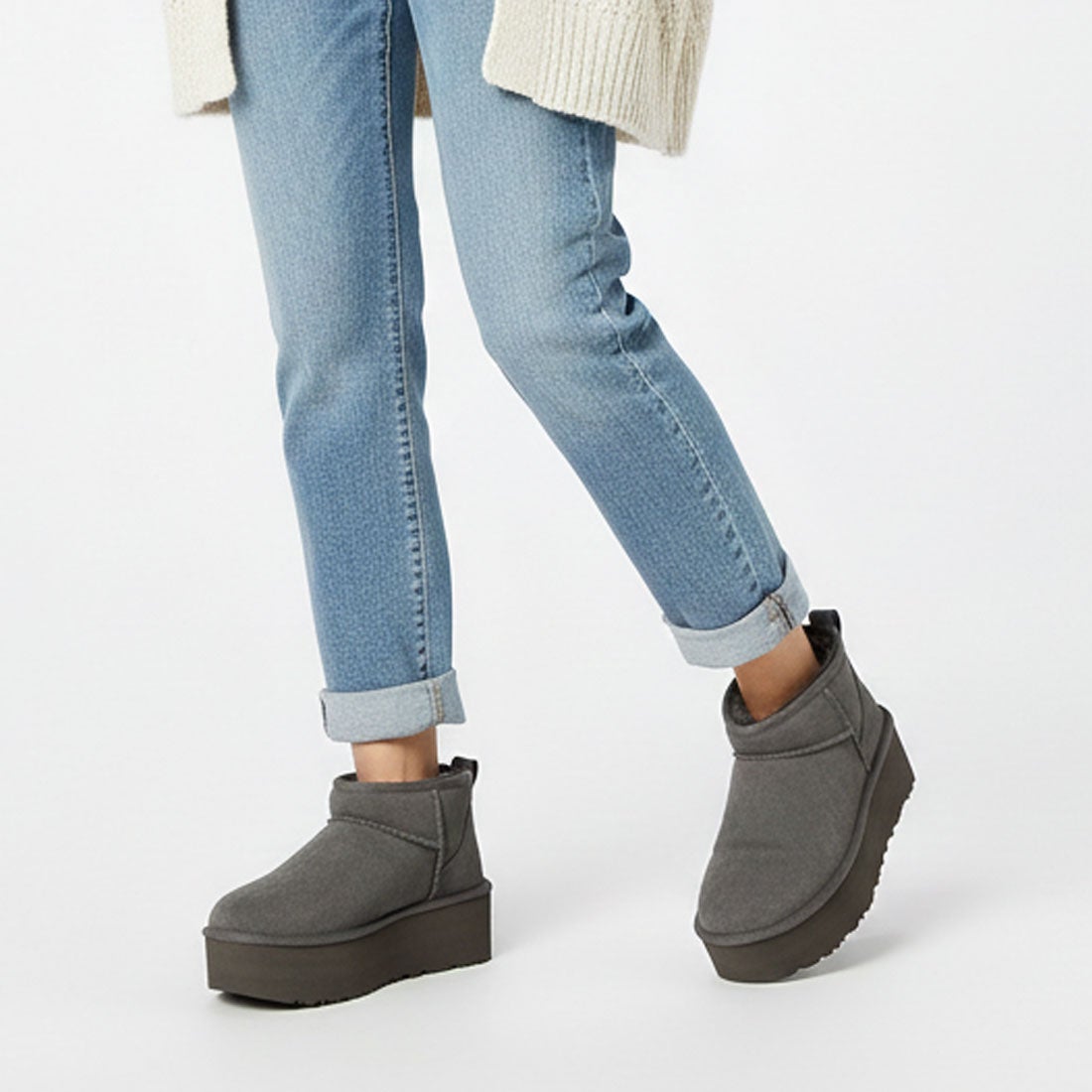 アグ UGG CLASSIC ULTRA MINI PLATFORM 厚底ムートンブーツ （ブラック