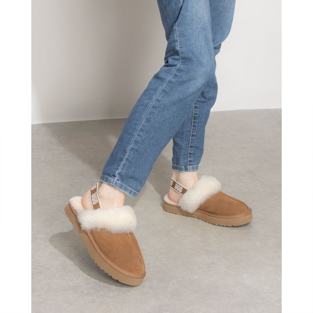 アグ UGG ファンケット サンダル （ブラック） -靴＆ファッション通販