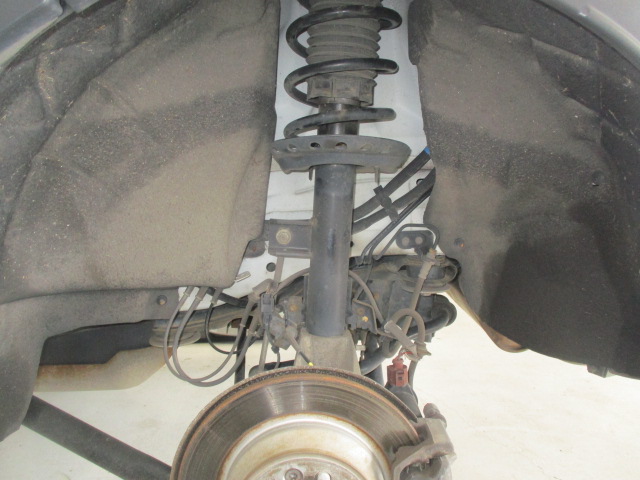 ランドローバー レンジローバー イヴォーク 走行時異音修理 作業事例