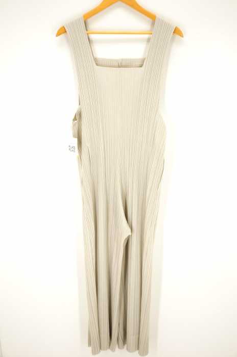 PLEATS PLEASE ISSEY MIYAKE（プリーツプリーズイッセイミヤケ