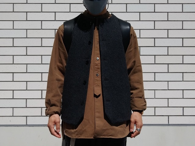 Crew Neck Vest 