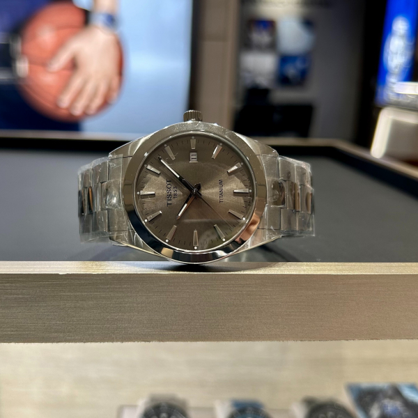 TISSOT】軽さと上品さを手元に【ティソ】T127.410.44.081.00
