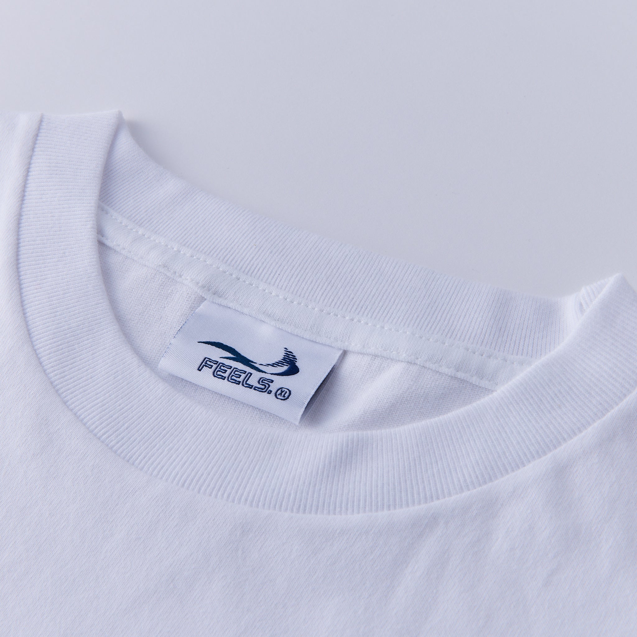 STITCH T-SHIRT WHITE – FEELS.