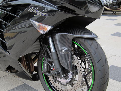 ZX-14R フロントフェンダーSPL – A-TECH Online Shop