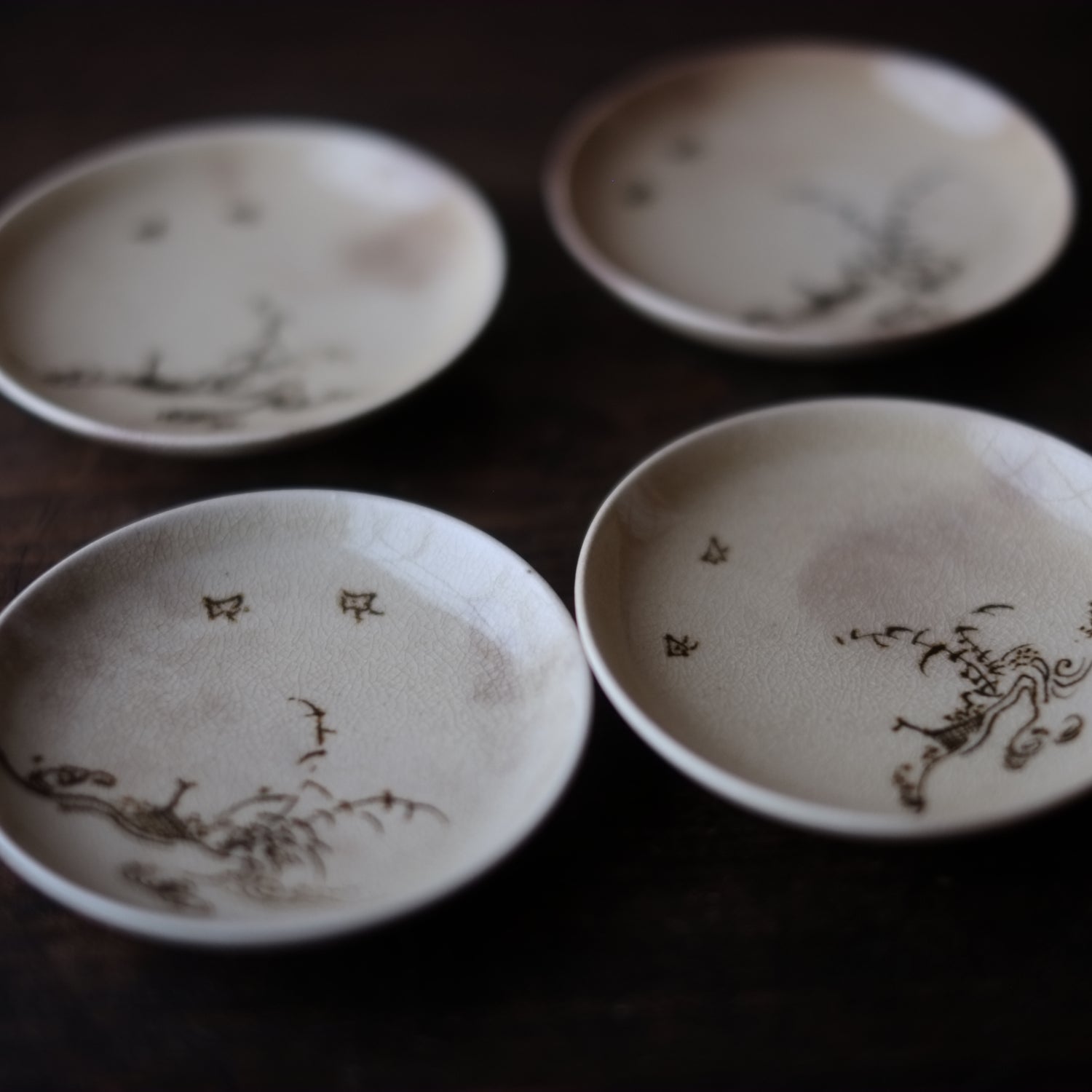 時代 京焼波千鳥文 銹絵手塩皿 豆皿 亀亭印 (江戸後-末期頃) – 逢季荘