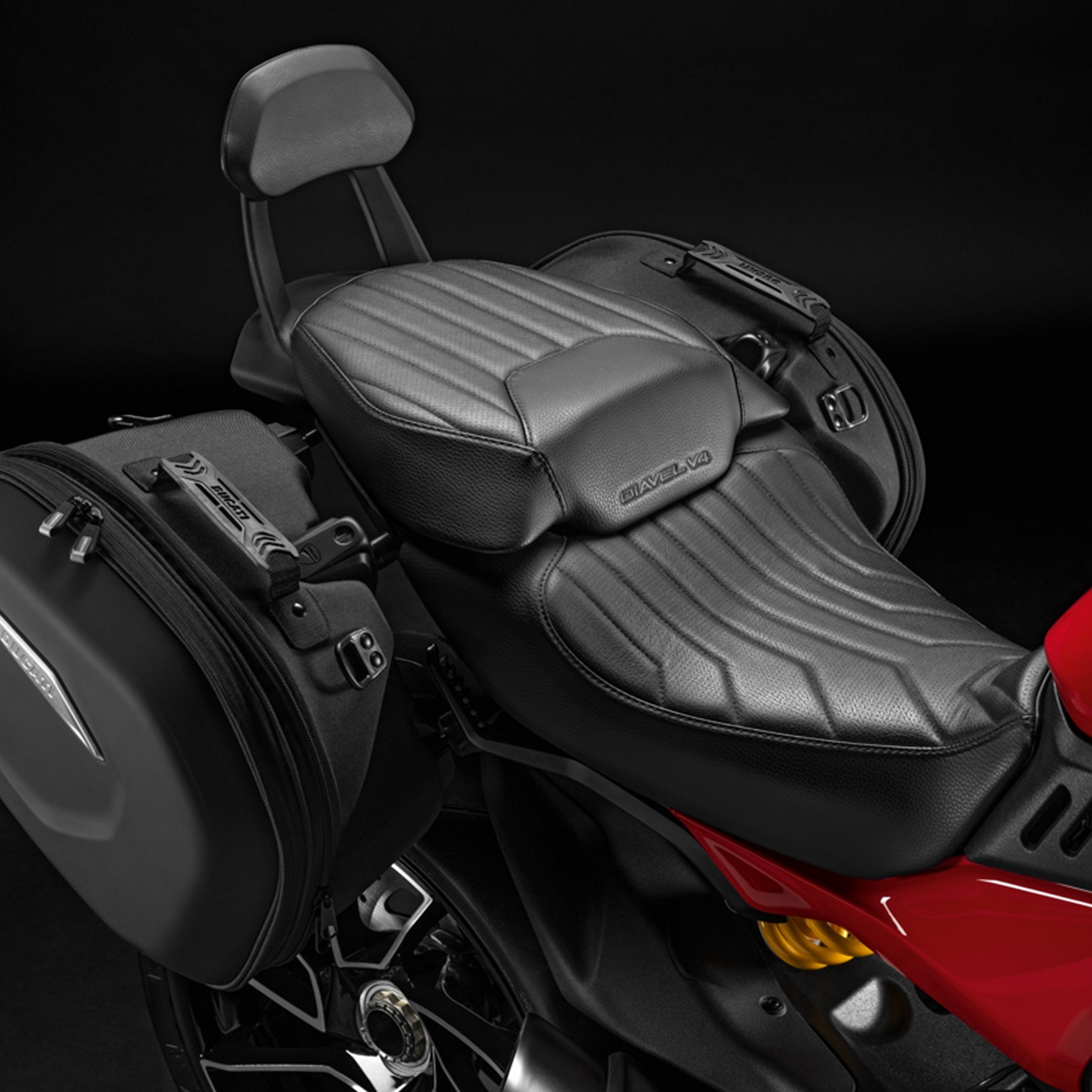 プレミアムパッセンジャーシート Diavel