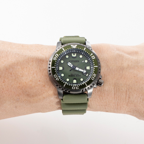 シチズン プロマスターエコ・ドライブ ダイバー200m：ブラック