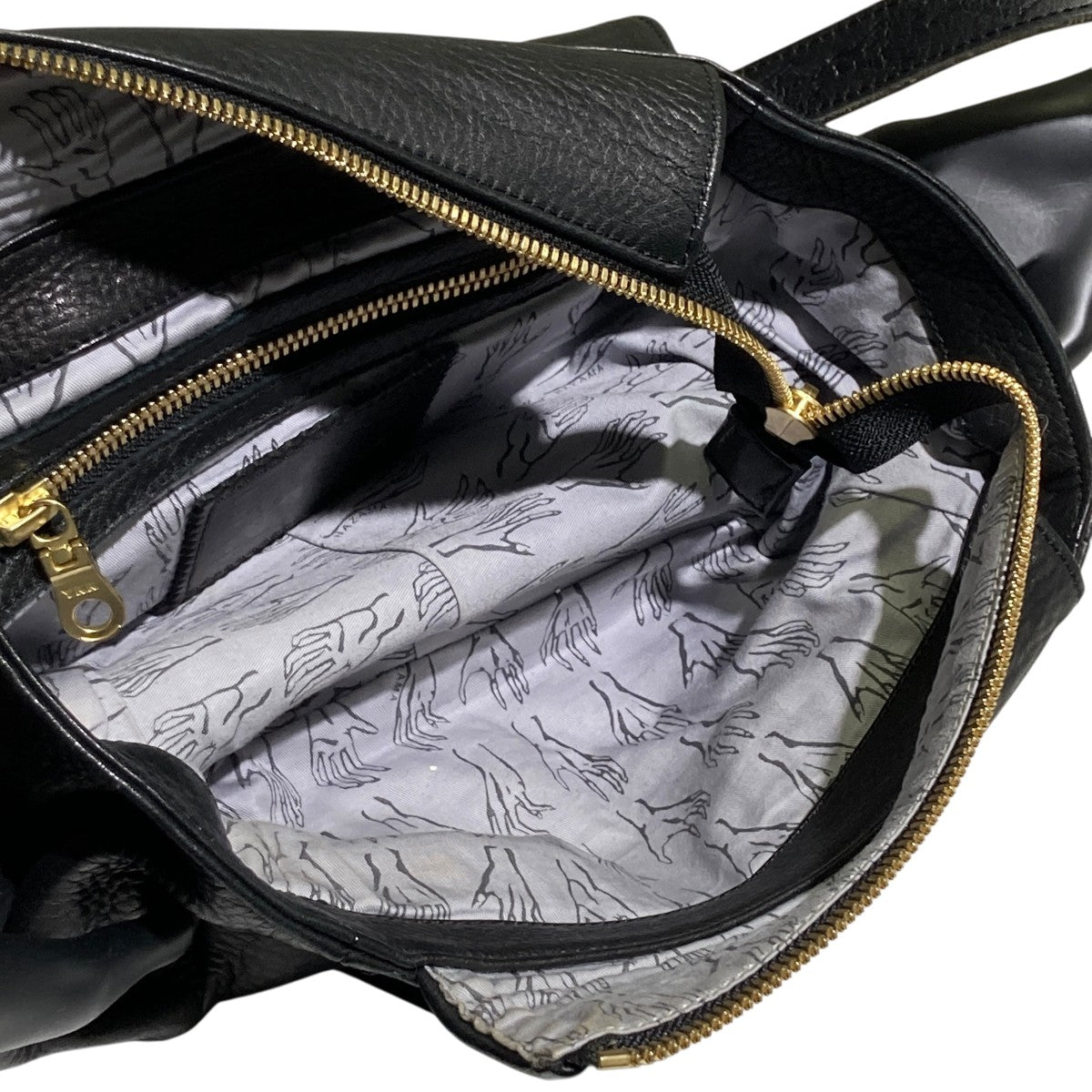 hazama(ハザマ) 惹きずり込まれる運命のレザーショルダーバッグ