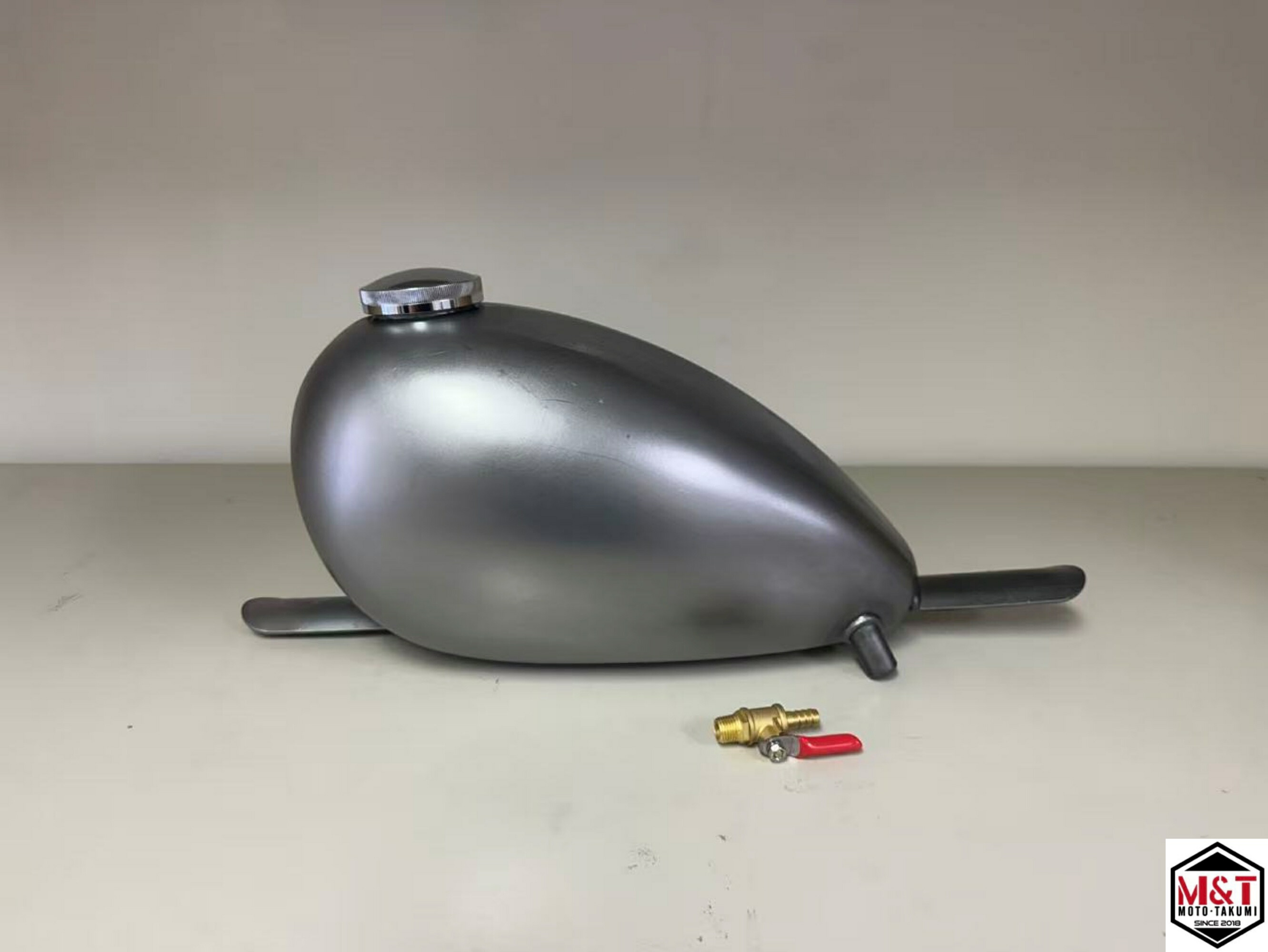 楽天市場】汎用 ピーナッツタンク ガスタンク ハーレー ワンオフ