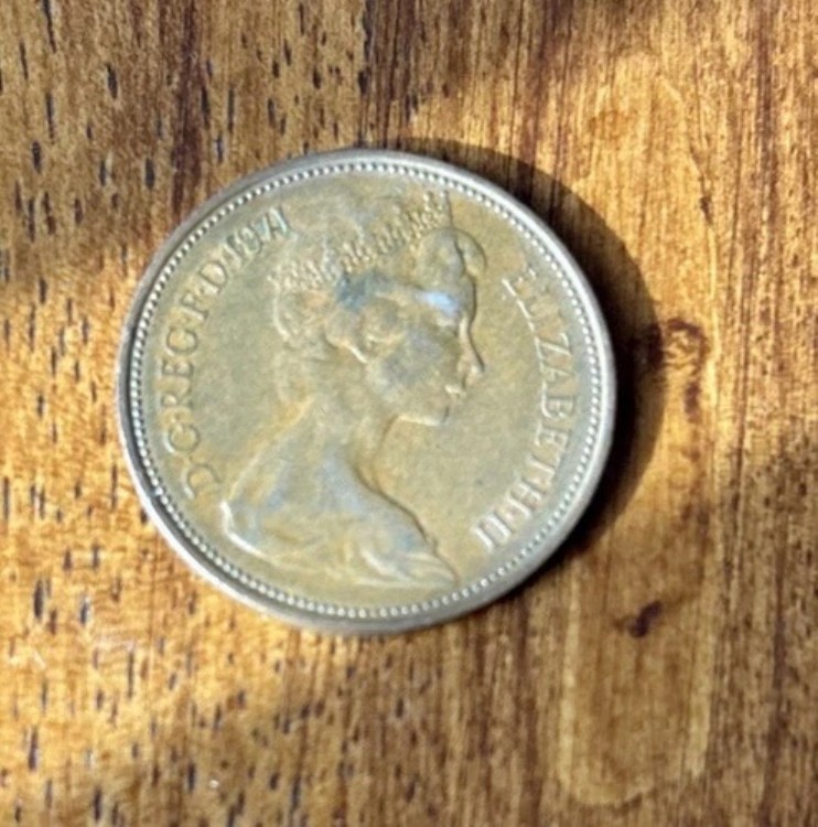 楽天市場】エリザベス2世 女王陛下 日本公式ご訪問実録 メダル 1975年