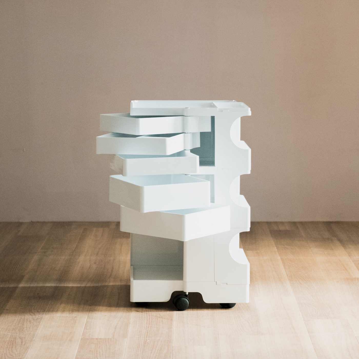 ボビーワゴン 3段(5トレイ) | ビーライン(B-LINE) | リグナテラス東京