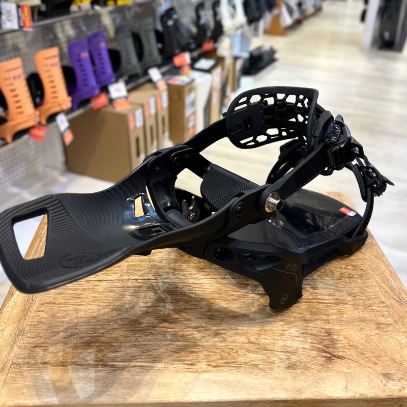 24-25 NIDECKER SUPERMATIC カラー:BLACK Sサイズ ナイデッカー