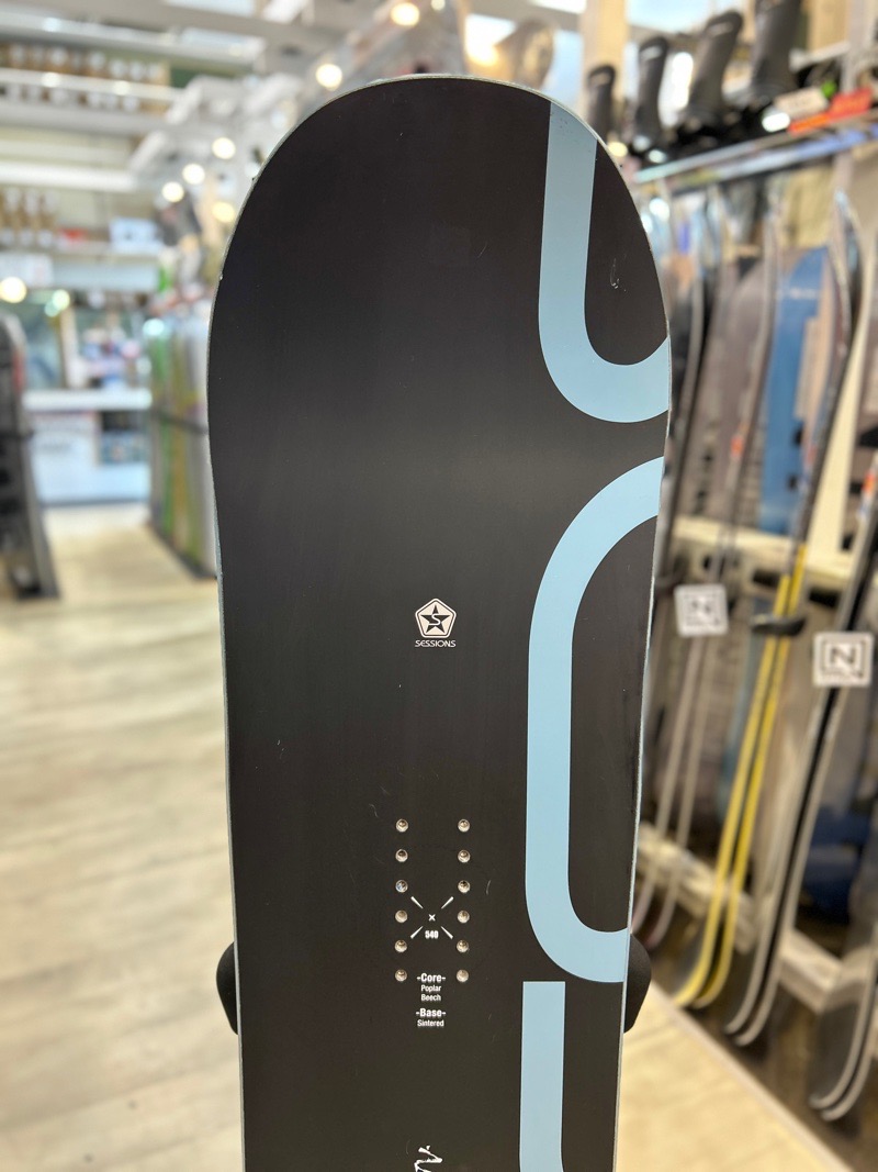 ラスト1点】 スノーボード 板 型落ち メンズ 23-24 SESSIONS TEAM PLUS