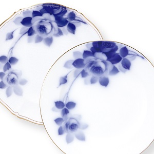 大倉陶園 【大倉陶園直営店】 ブルーローズ（8211） カップ＆ソーサー