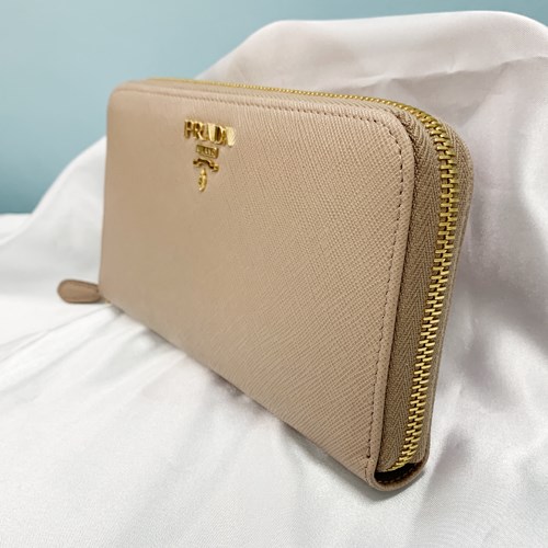 PRADA（プラダ） 財布 ロゴ サフィアーノレザー ジップアラウンド長