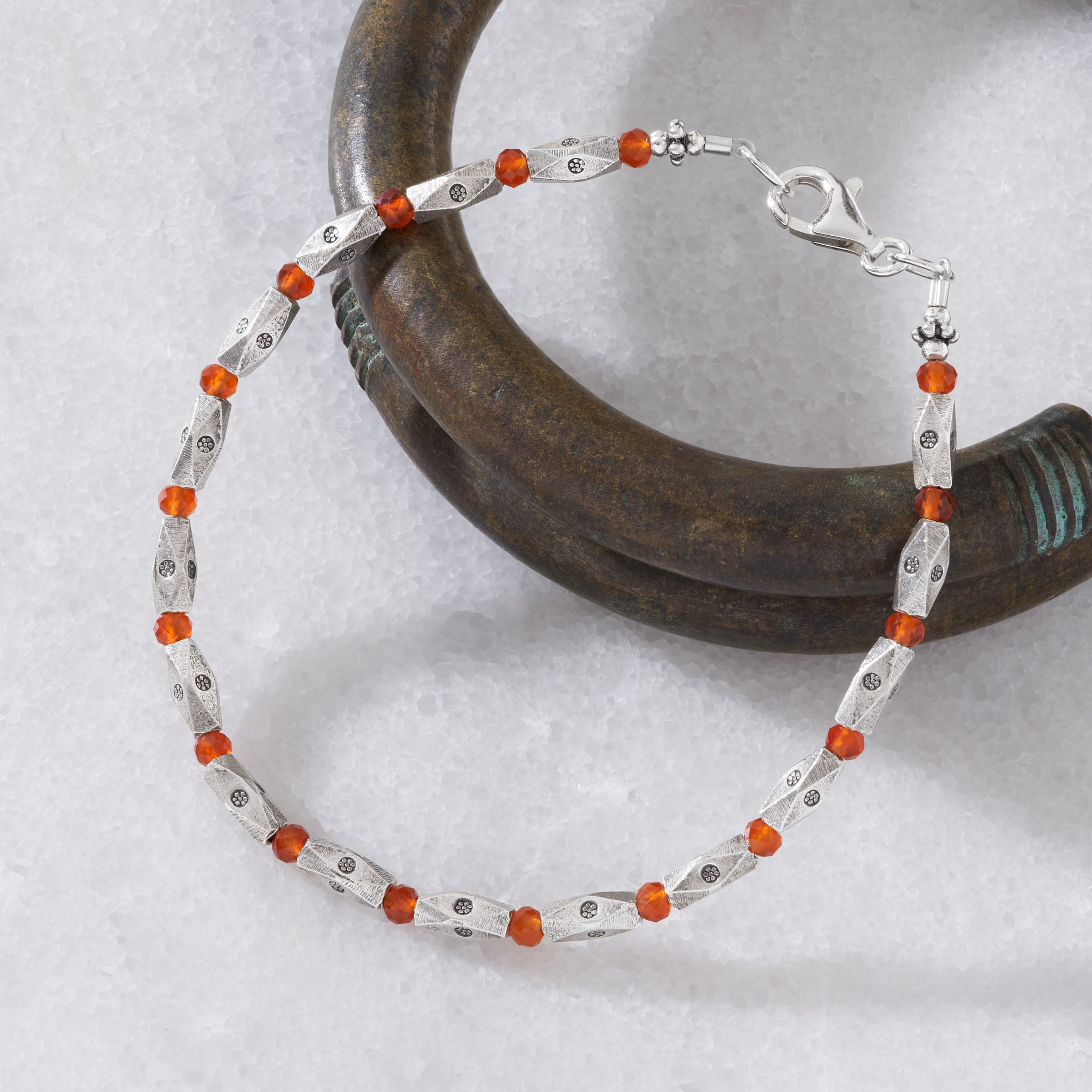 カレン 族 シルバー 照り映えるオレンジ カーネリアン ビーズ