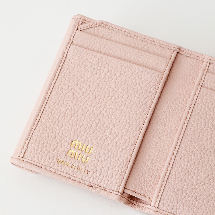 miu miu（ミュウミュウ） ヴィッテロダイノレザーフラップ付 折り財布