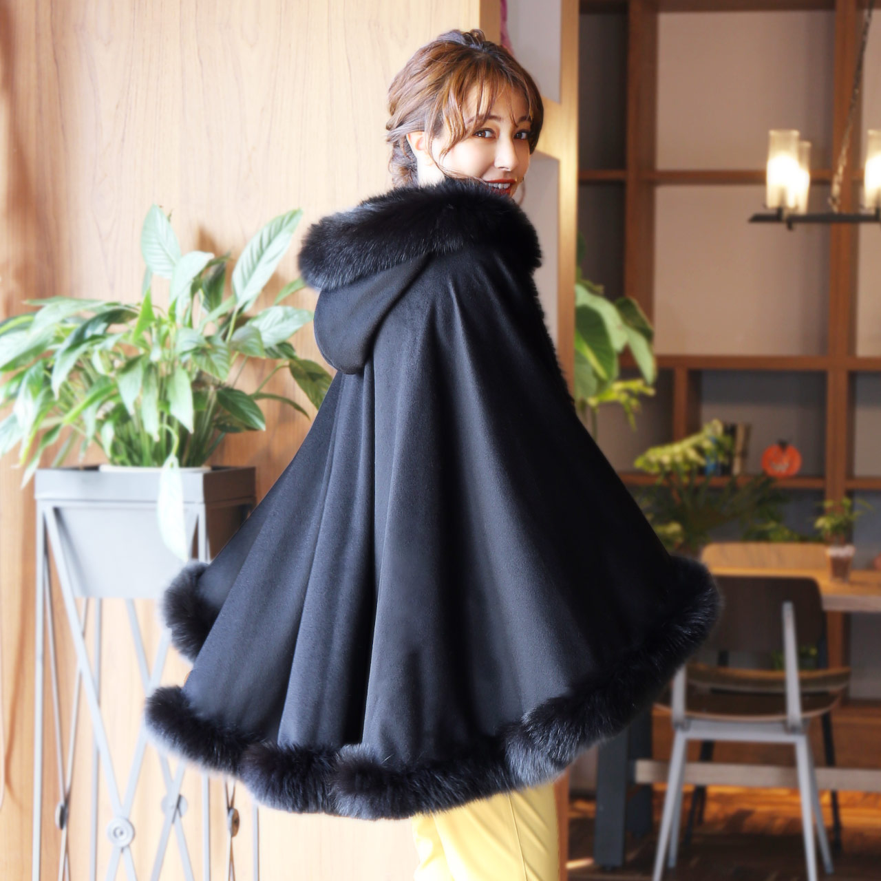 PIACENZA（ピアチェンツァ） カシミヤ ケープ SAGA フォックス ファー