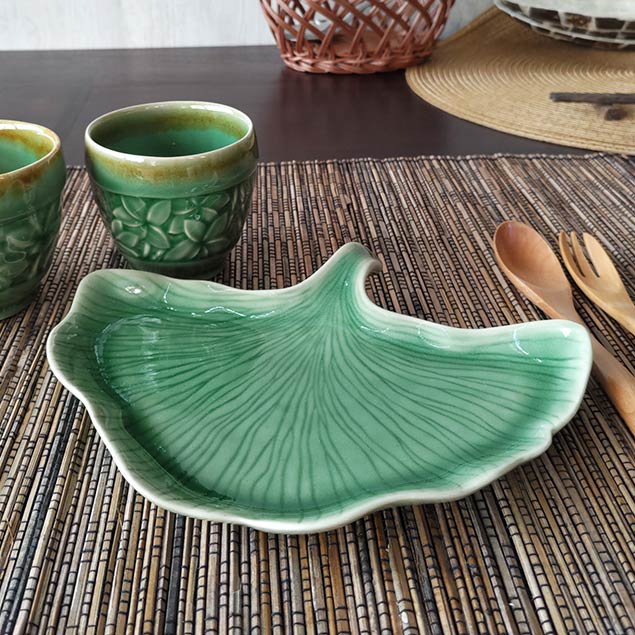 ジェンガラ リーフ型 皿＆湯呑み2個 セット グリーン 深緑 バリ