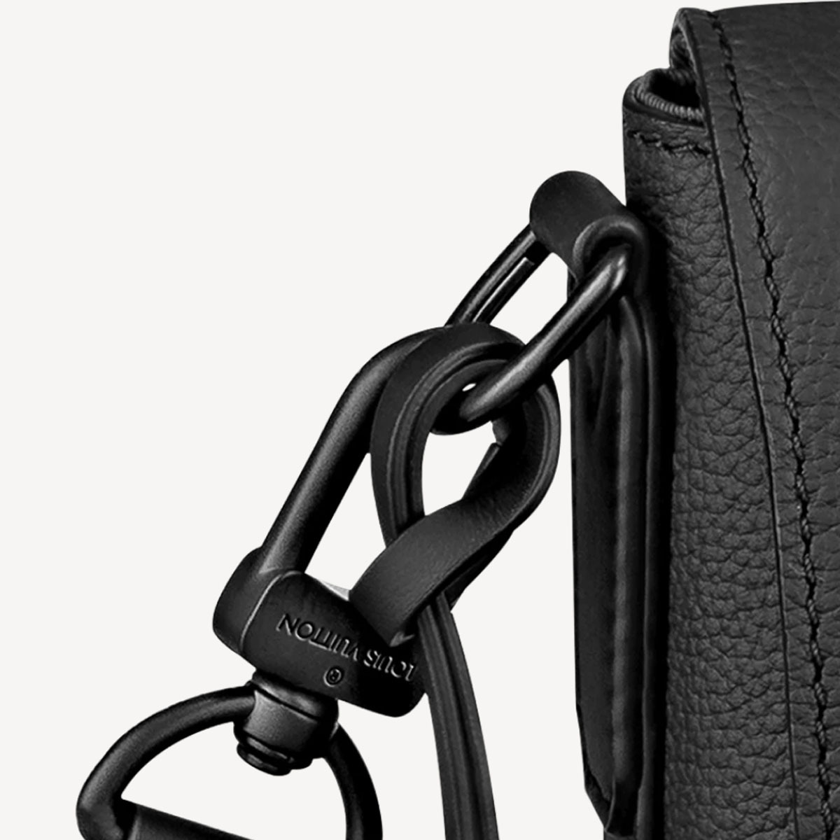 LOUIS VUITTON（ルイ・ヴィトン） バッグ ショルダー メッセンジャー