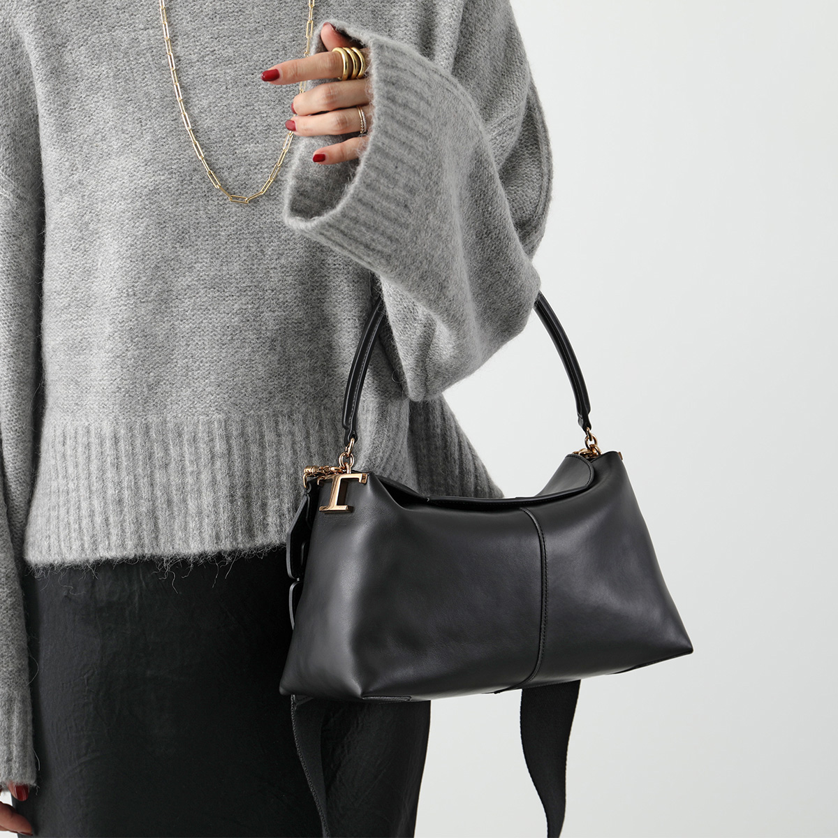 TOD'S（トッズ） TODS ショルダーバッグ TST MESSENGER XBWTSTY0200XPR