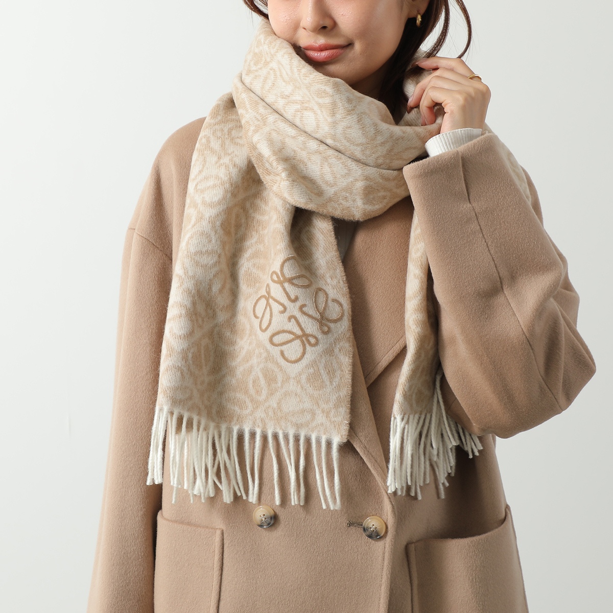 LOEWE（ロエベ） マフラー F811SS1X01 レディース アナグラム フリンジ
