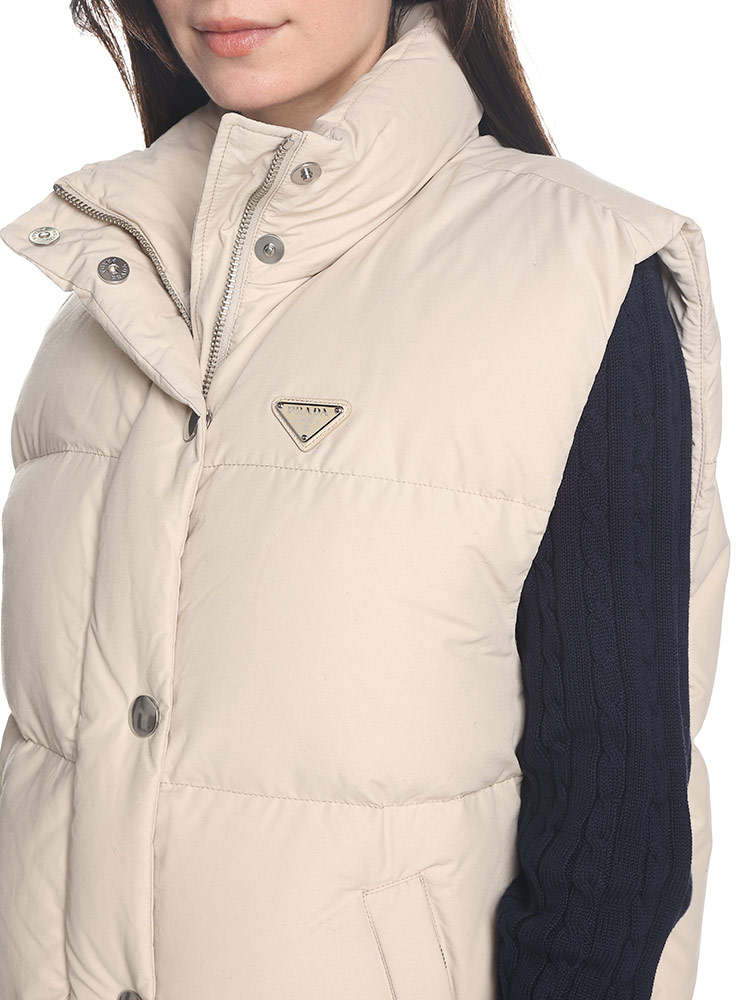 PRADA（プラダ） ダウンベスト レディース ダウン ジレ ロゴ プレート
