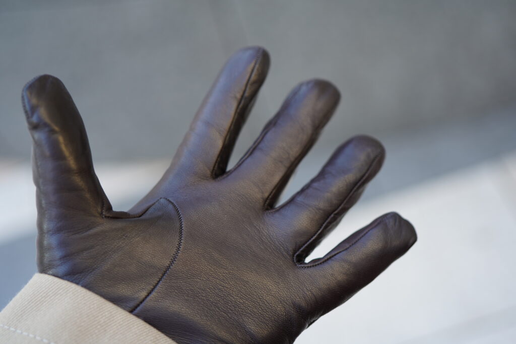 MEROLA（メローラ）のカシミヤライナー ナッパグローブ【サイズ感