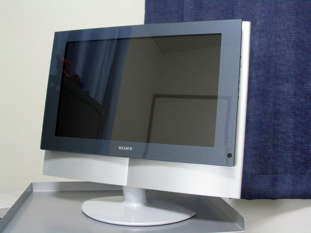 ヤフーオークション出品中 ソニー 17V液晶ワイドテレビ KLV-17HR1