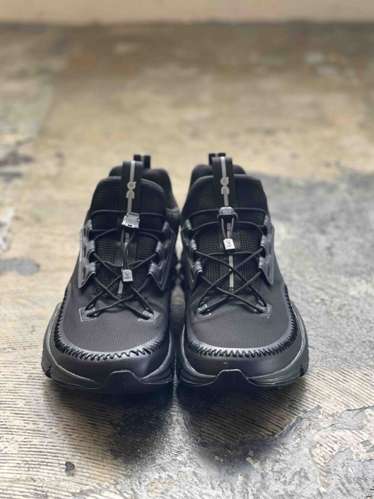 気付けばこればっかり履いている。”On Cloudaway All Black