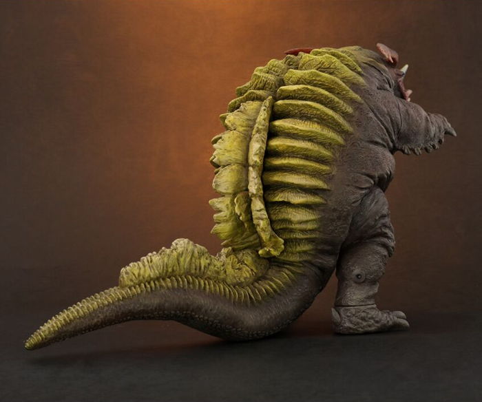 エクスプラスの「大怪獣シリーズ ネロンガ」が新たに「発光Ver.」と