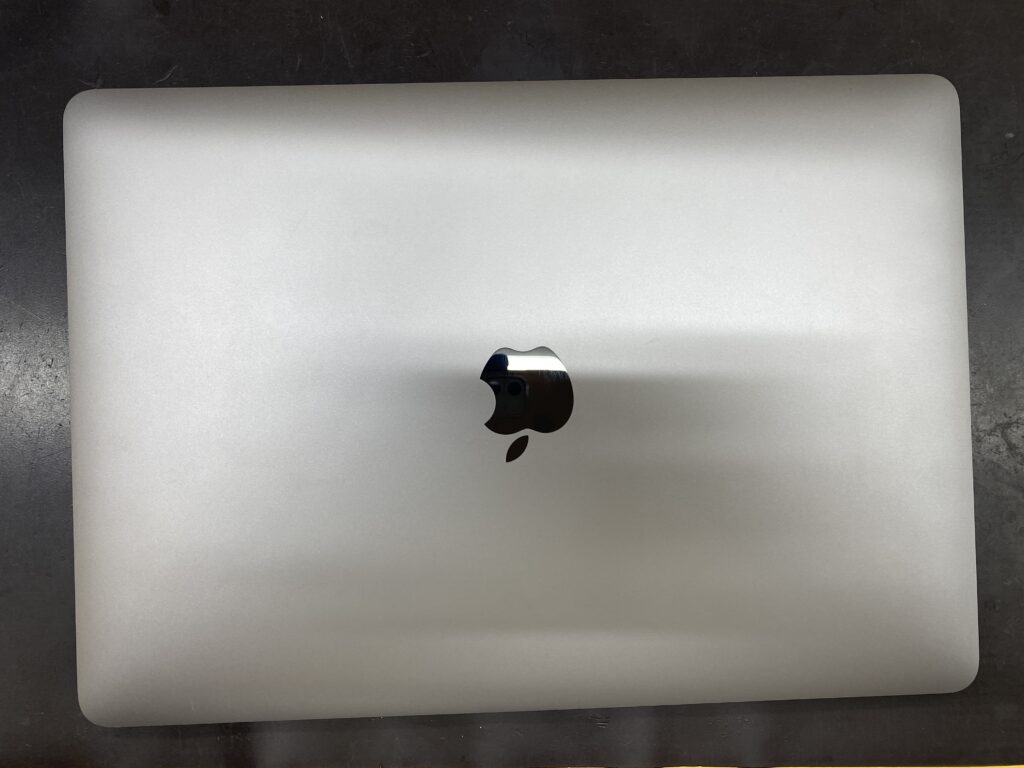 MacBook Air 2020（A2179）】充電しても起動しない!? バッテリー交換で