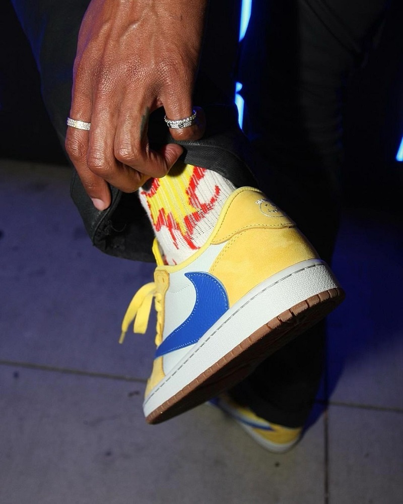 5月25日発売｜Travis Scott × WMNS Air Jordan 1 Low OG 