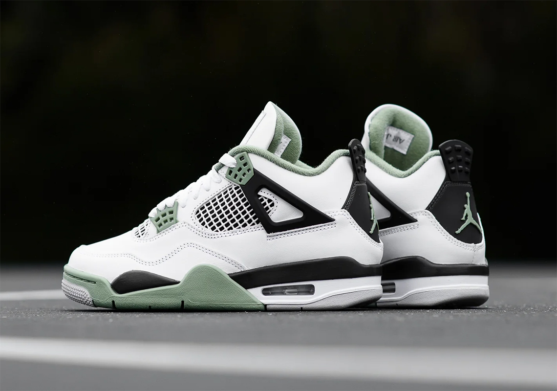 Air Jordan 4 