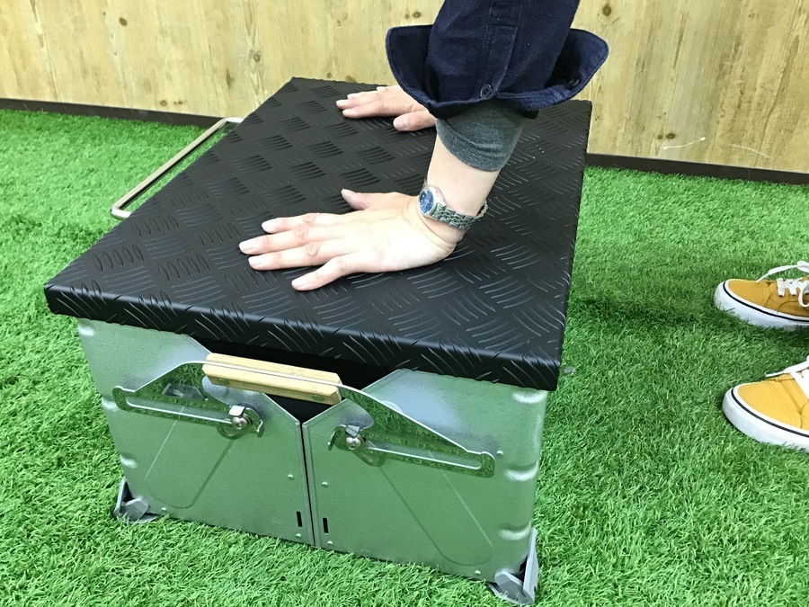 シェルフコンテナ50とフリーダム縞板天板セットで入荷！[2020.11.11