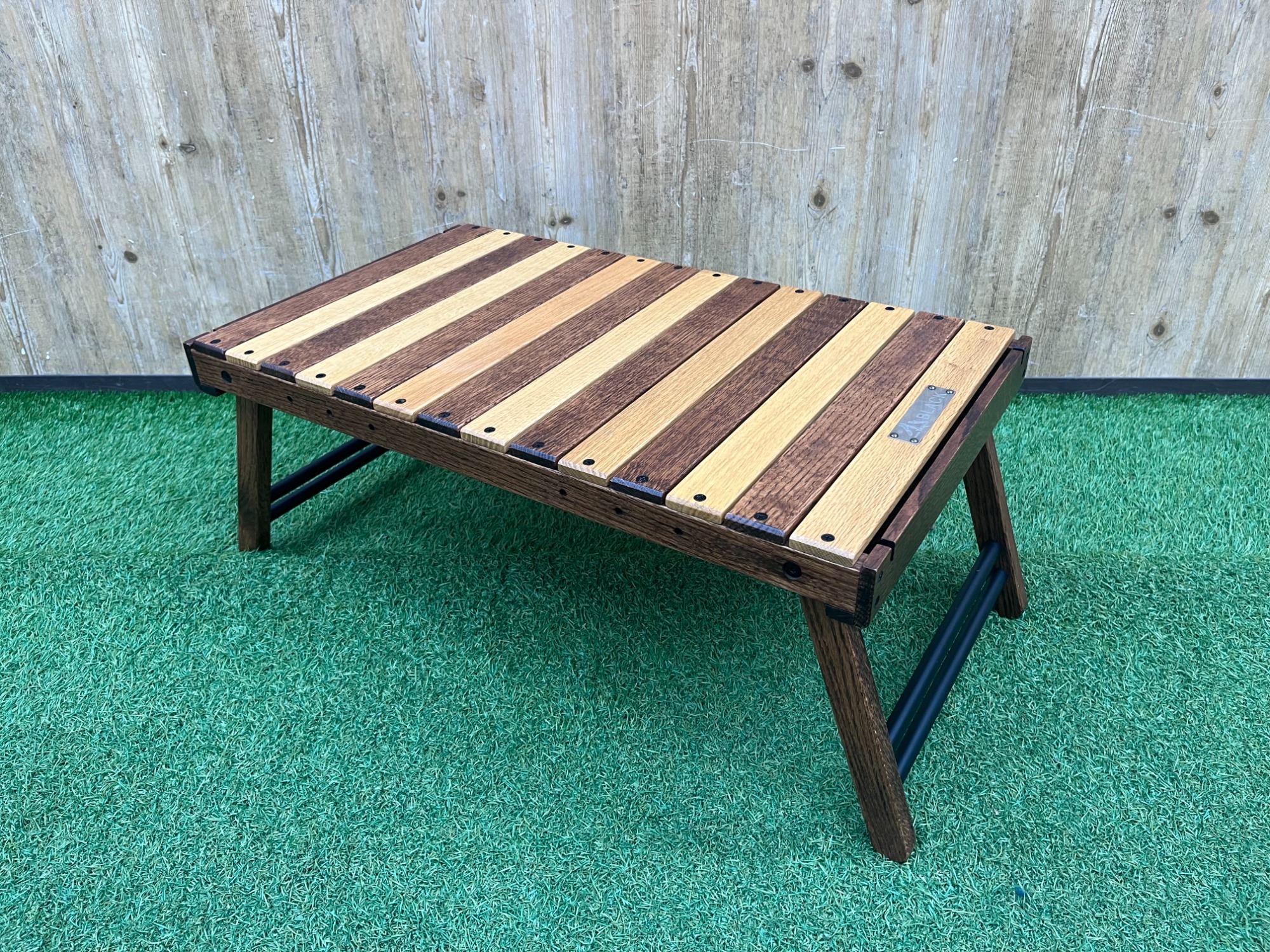 ソロやデュオ使用におすすめ！ブラックデザインのハレテーブルが入荷