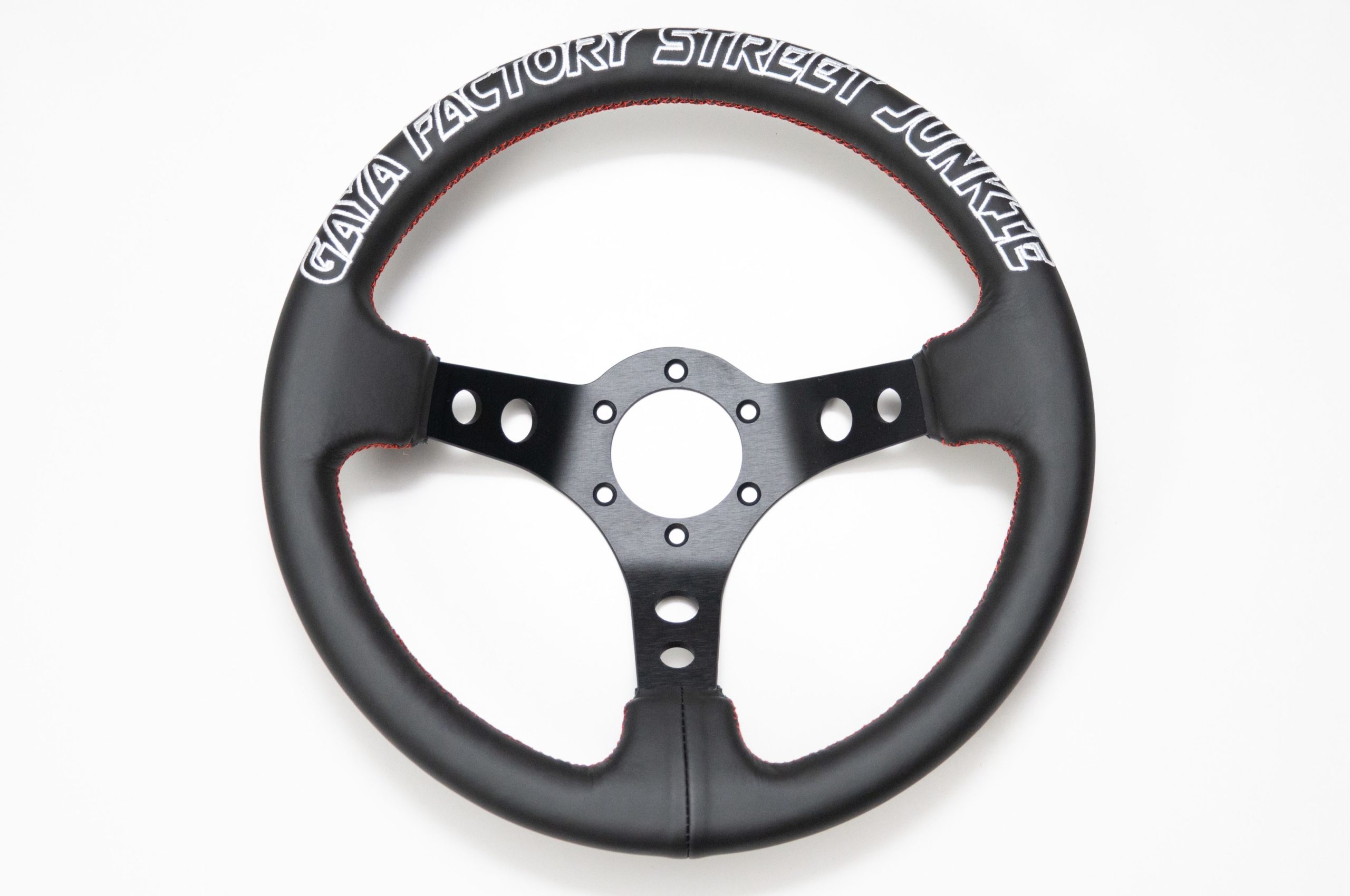 ステアリングホイール「GAYA FACTORY STREET JUNKIE」を使ってみる