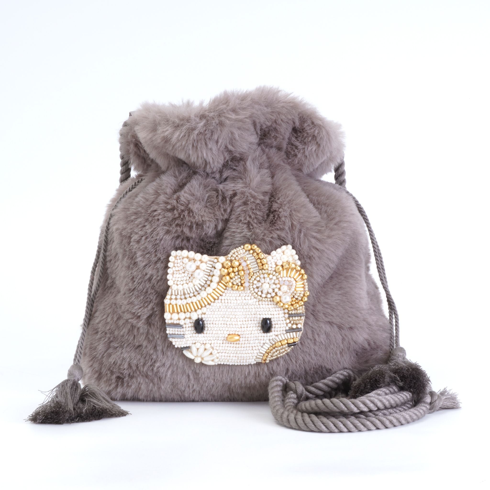 ハローキティ ビーズ刺繍 ファー 巾着バッグ【直営店限定】 – MAYGLOBE