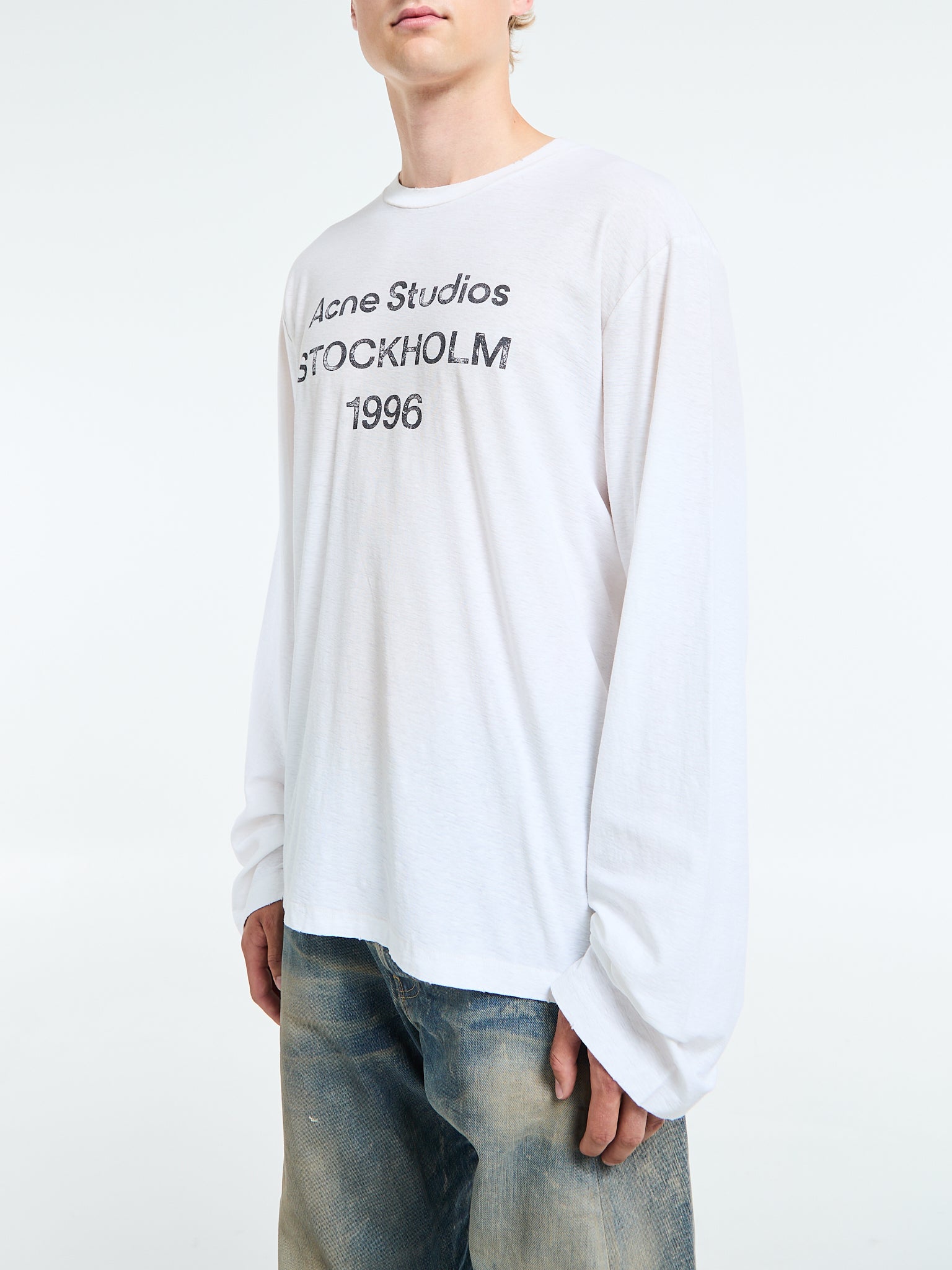 Acne Studios - Relaxed fit Logo T-shirt in Dusty White – Stoy